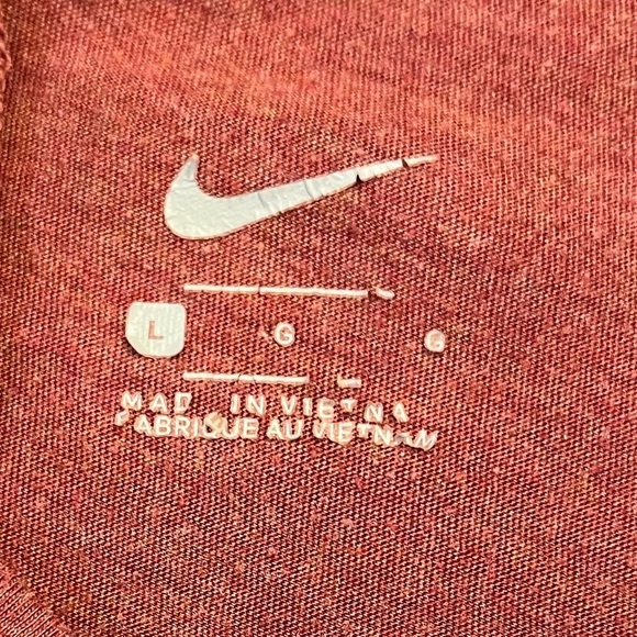 ❤️ Nike Alabama Crimson Tide T-Shirt | Large | V-Neck | Detail at Sleeves - Picture 6 of 7
